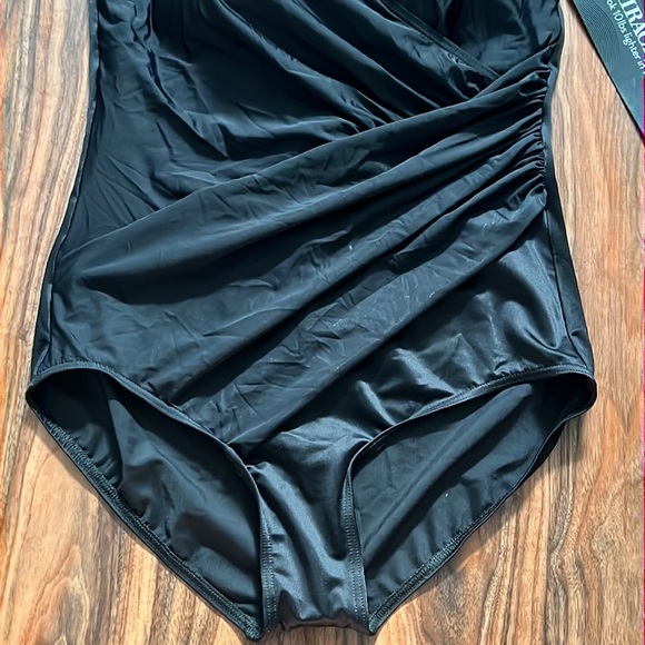 Miraclesuit Must Have Oceanus One Piece - Picture 5 of 15